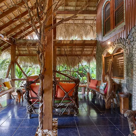 Chalet Tropical Hotel & Pool Bar Restaurant-3