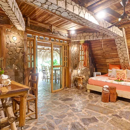 Chalet Tropical Hotel & Pool Bar Restaurant-2